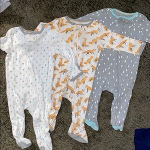 3 pajamas 3-6m